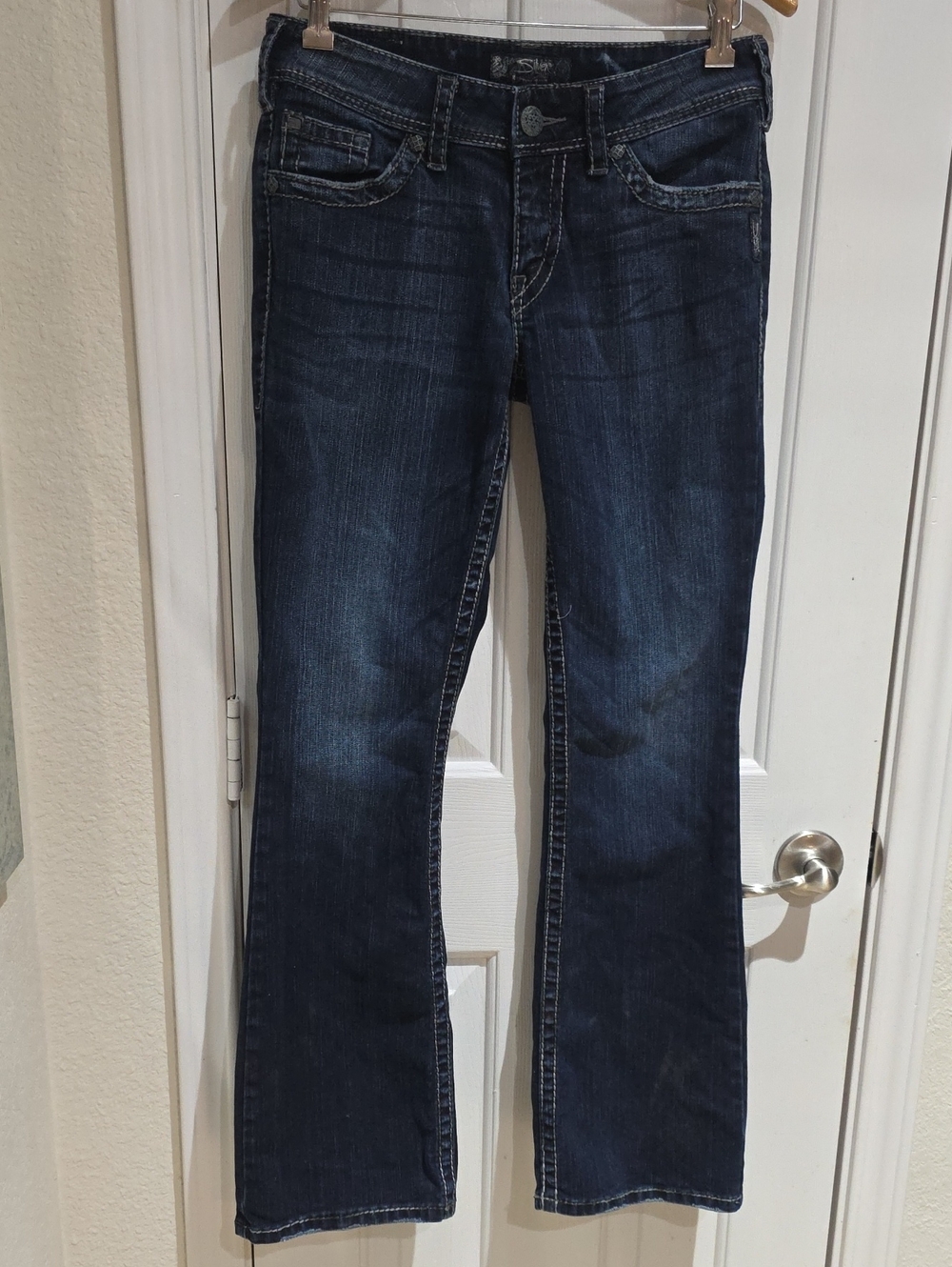 Silver Suki Surplus Women’s Dark Blue Slim Bootcut Mid Rise Jeans, SZ. 28X32